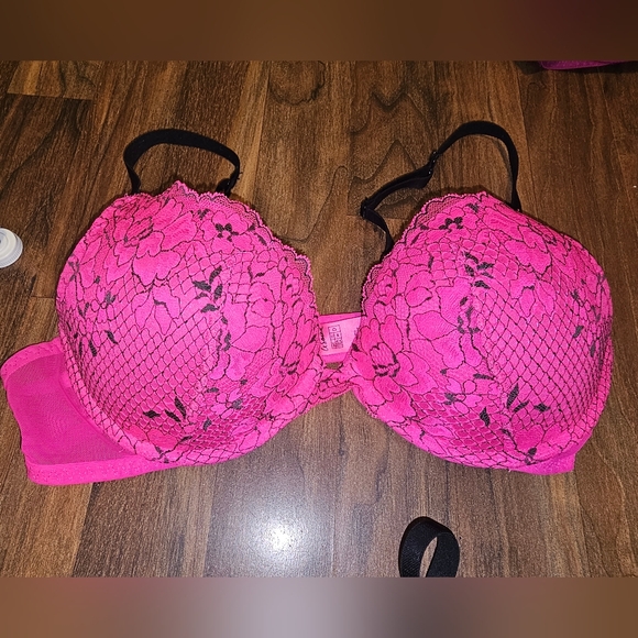 La Senza D34 Bras - Picture 5 of 9